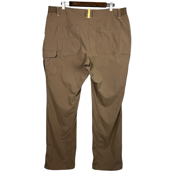 Duluth Trading Men's Nylon Cargo Pants Tan/Brown Elastic Waist Size 18x33 - Picture 3 of 9